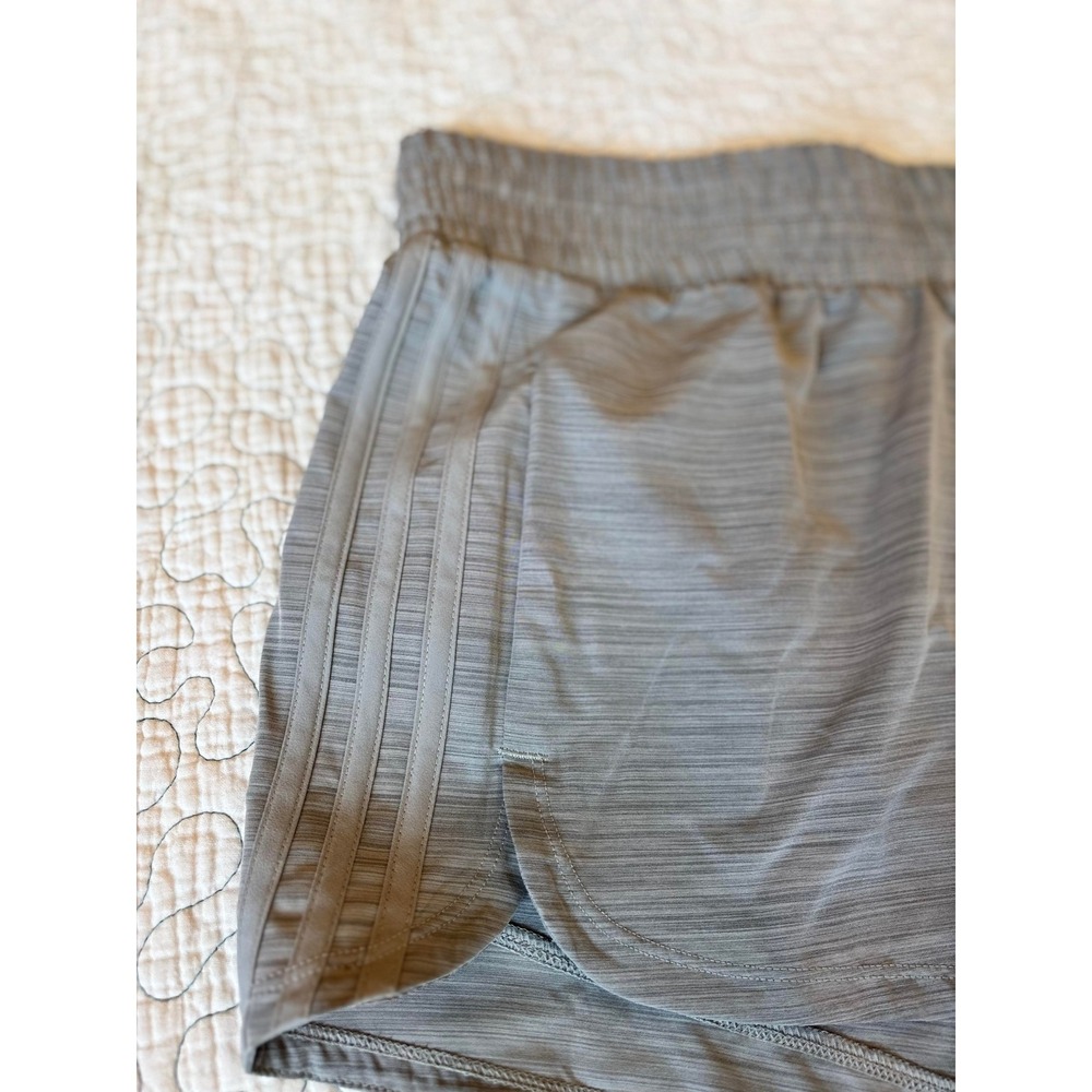 Adidas Pacer 3-Stripes Heathered Grey Shorts Women's Size Medium 3" - Picture 3 of 4